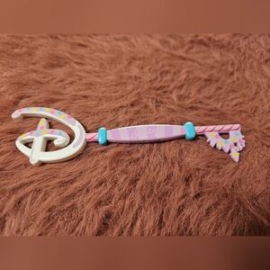 Disney Mickey Mouse & Friends Foodie Series Collectible Key Daisy Duck